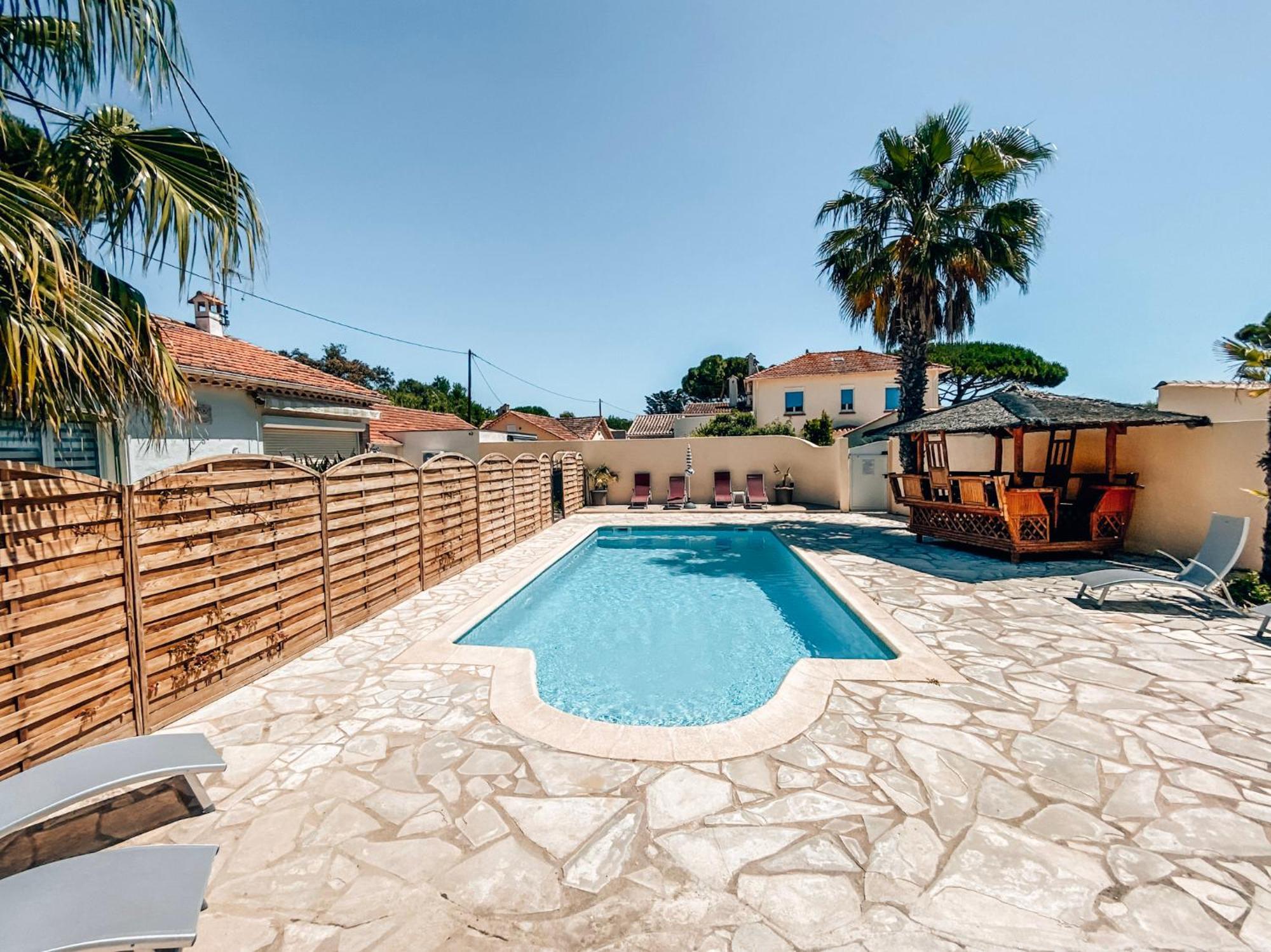 Reve D'Azur En Bord De Mer A La Nartelle Avec Piscine Dans La Residence, Terrasse, Bbq, 2 Chambres 2 Sdb Logement De 35M2 Draps Inclus Sainte-Maxime Luaran gambar