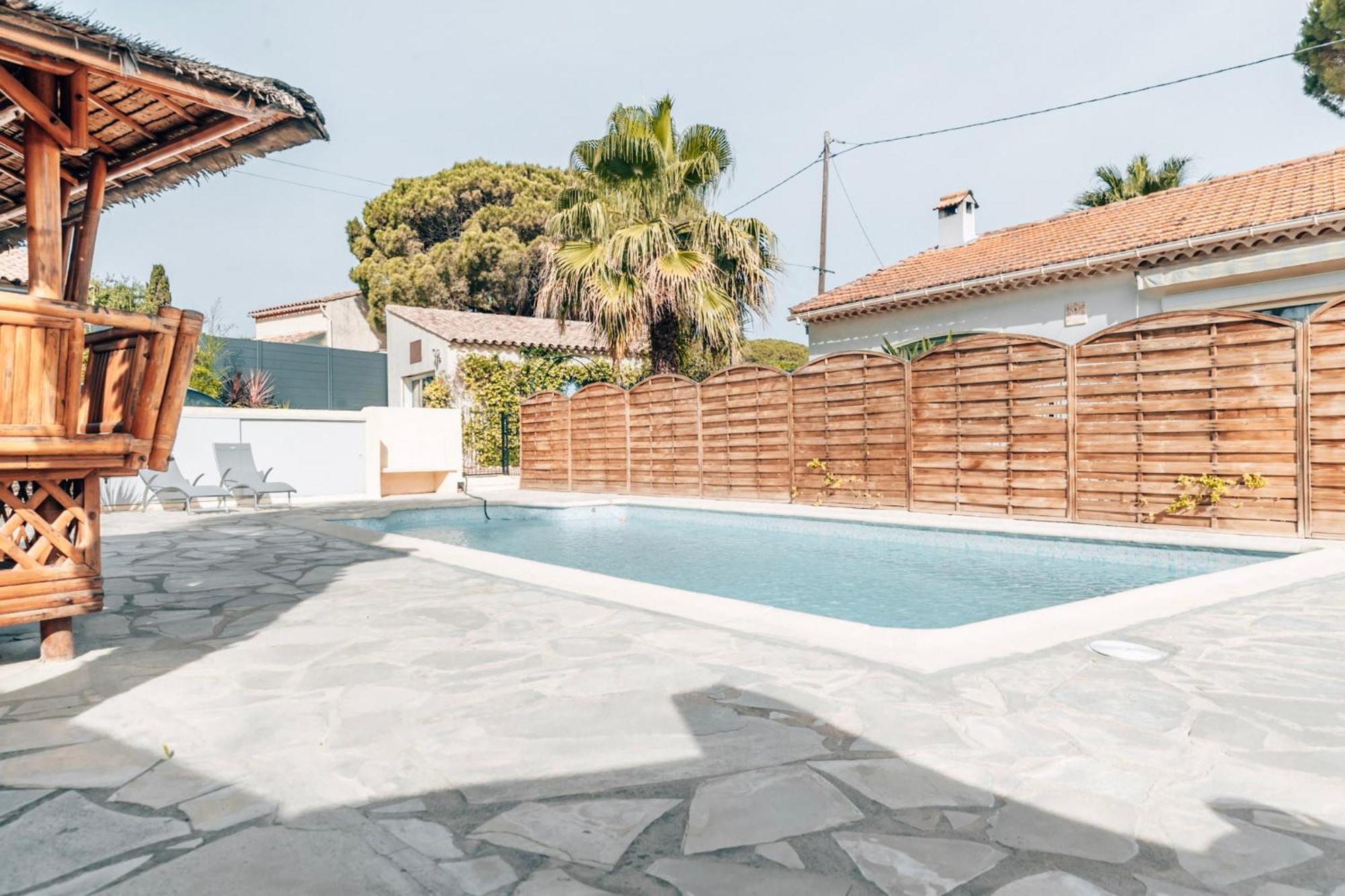 Reve D'Azur En Bord De Mer A La Nartelle Avec Piscine Dans La Residence, Terrasse, Bbq, 2 Chambres 2 Sdb Logement De 35M2 Draps Inclus Sainte-Maxime Luaran gambar
