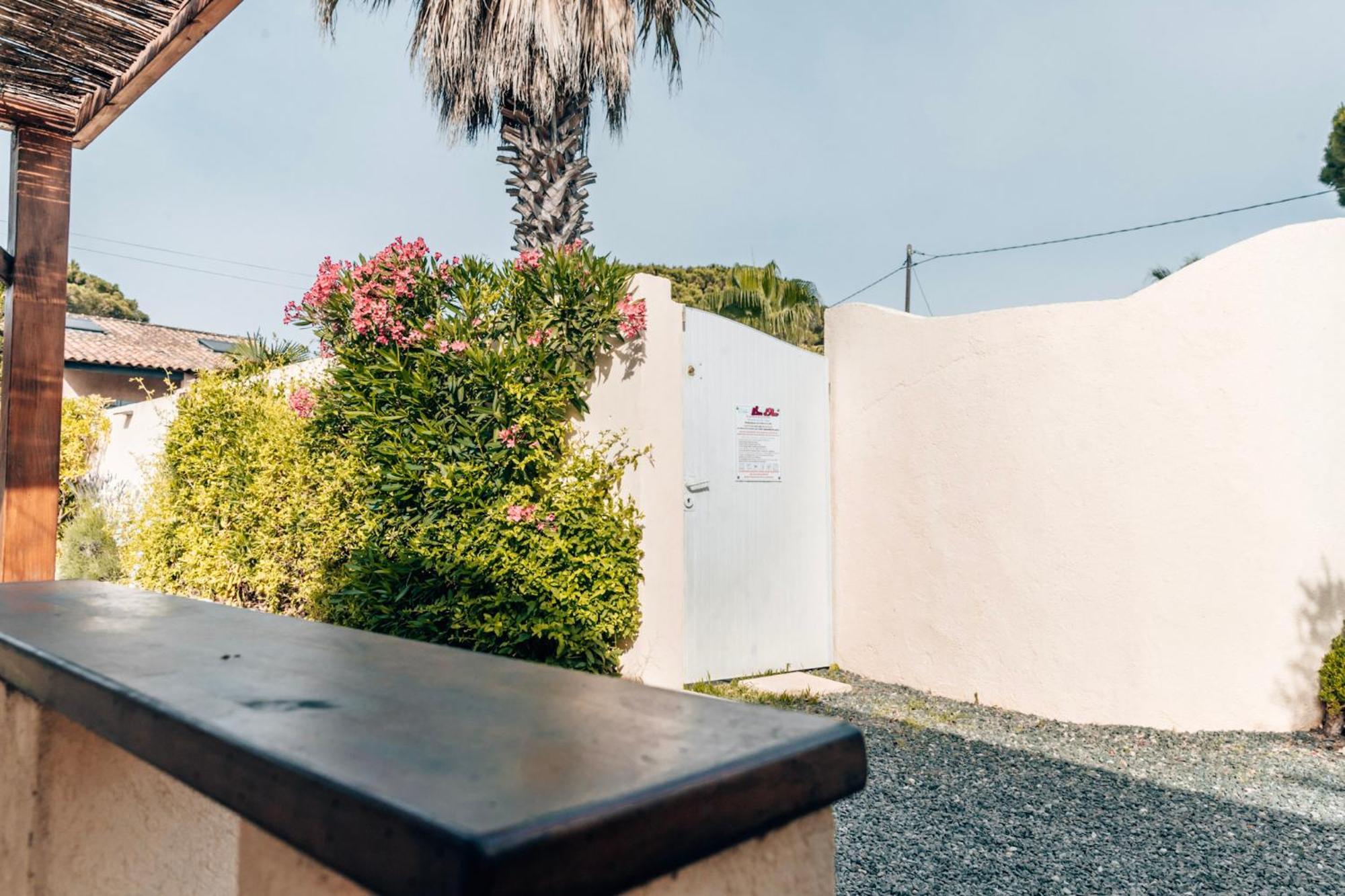 Reve D'Azur En Bord De Mer A La Nartelle Avec Piscine Dans La Residence, Terrasse, Bbq, 2 Chambres 2 Sdb Logement De 35M2 Draps Inclus Sainte-Maxime Luaran gambar